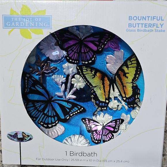 Bountiful butterfly birdbath - Picture 1 of 5
